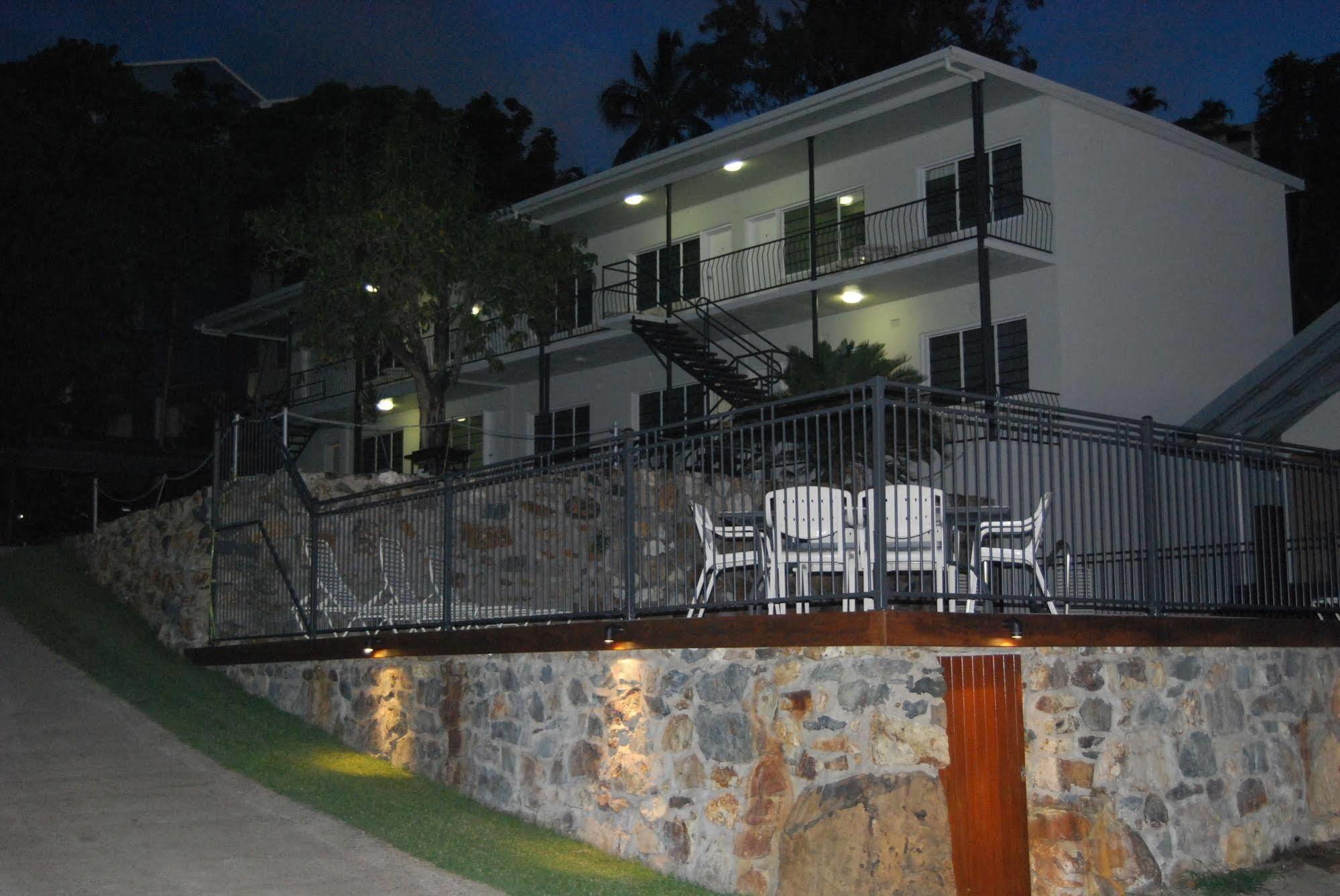Airlie Beach Apartments Bagian luar foto